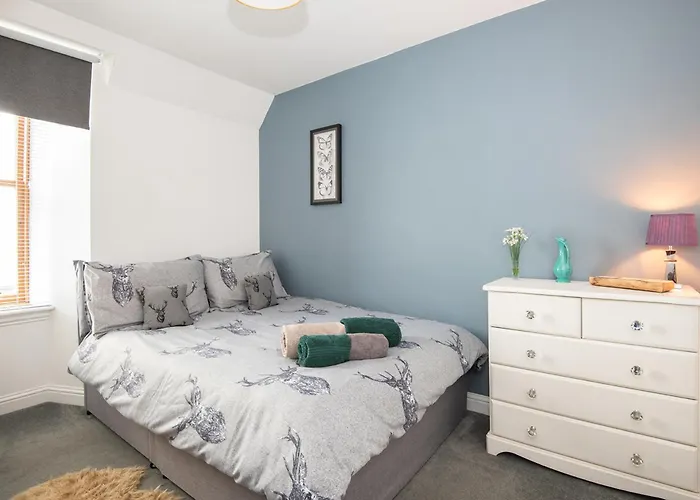 Unique 2 Bedroom Flat Kirrie Scotland
