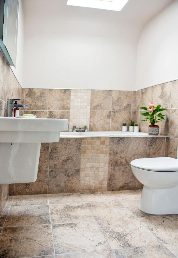Unique 2 Bedroom Flat Kirrie Scotland Apartment Kirriemuir