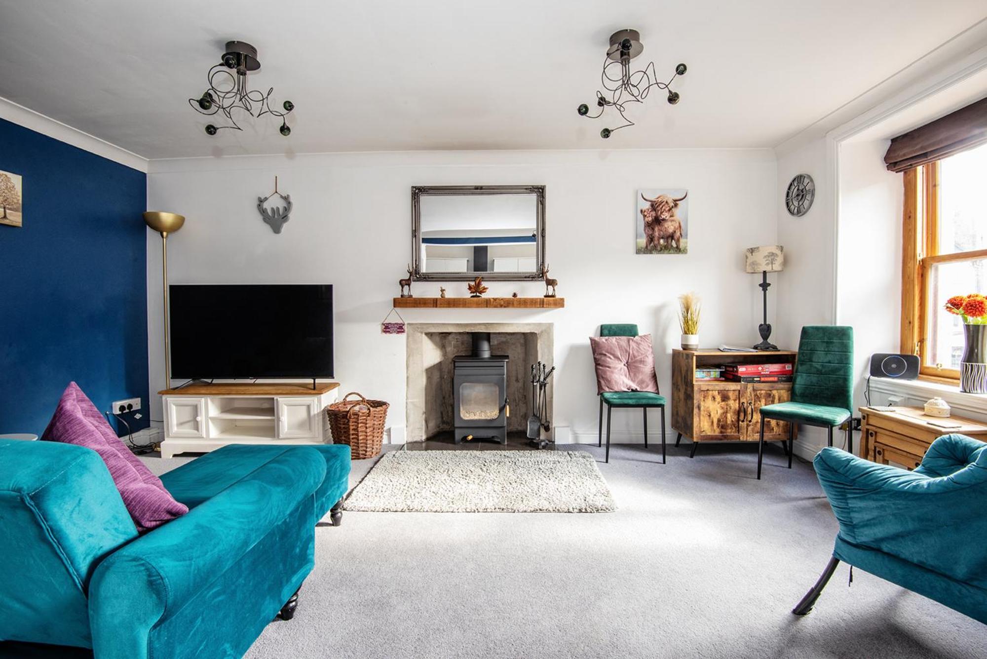 Unique 2 Bedroom Flat Kirrie Scotland *